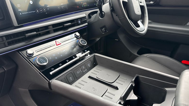 Hyundai SANTA FE 1.6 TGDi Plug-in Hybrid Calligraphy 5dr 4WD Auto Estate